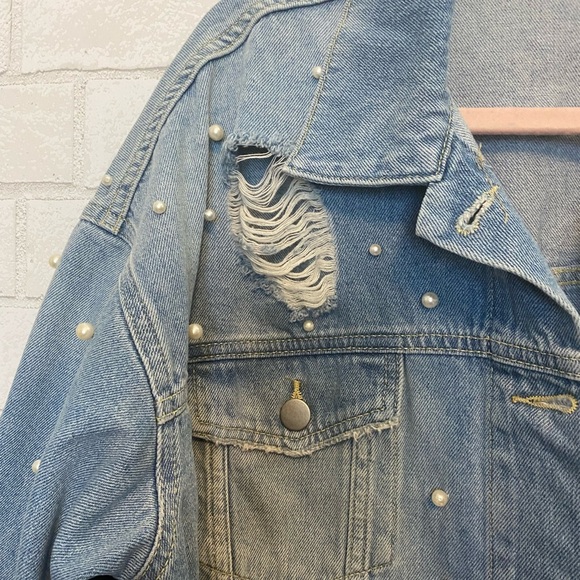 Free People Sunday Funday Trucker Denim Pearl Embellished Jean Jacket XSmall - Picture 3 of 5